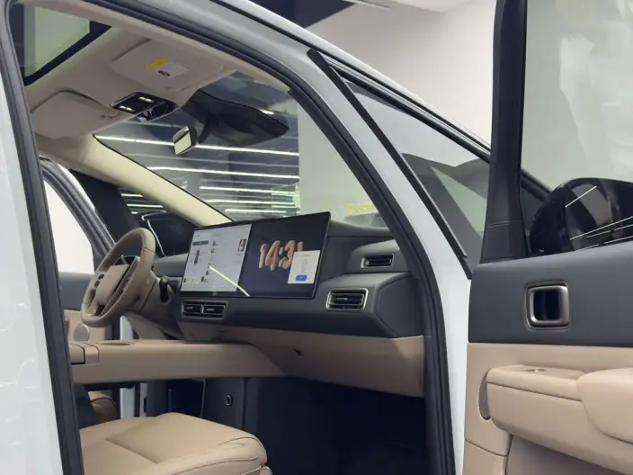 Li Auto MEGA 2025 Model Home Family Special Edition – фото 8