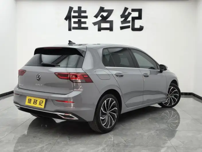 Volkswagen Golf 2021 Model 280TSI DSG 30th Anniversary Memorial Edition – фото 6