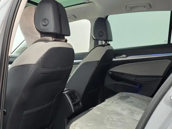 Volkswagen Golf 2021 Model 280TSI DSG 30th Anniversary Memorial Edition – фото 10