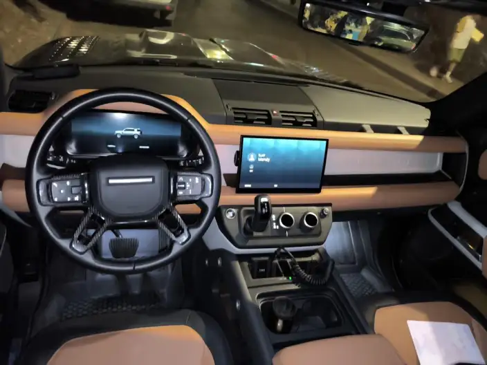Land Rover Defender 2024 Model 110 3.0T P400 X-Dynamic HSE – фото 5