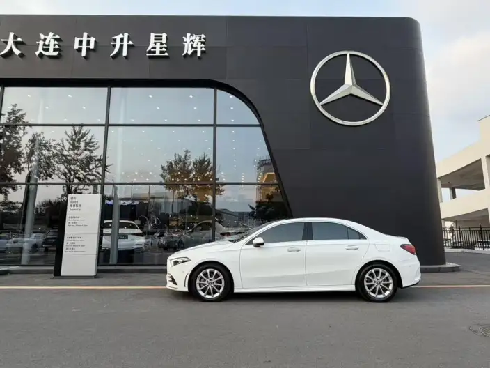 Mercedes-Benz A-class 2022 Model Facelift A 200 L Sports sedan Fashion Edition – фото 3
