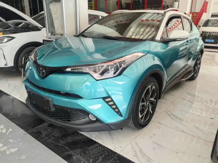 Toyota C-HR 2020 Model 2.0L Leading version – фото 1