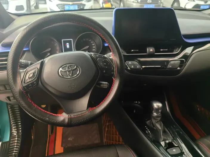 Toyota C-HR 2020 Model 2.0L Leading version – фото 7
