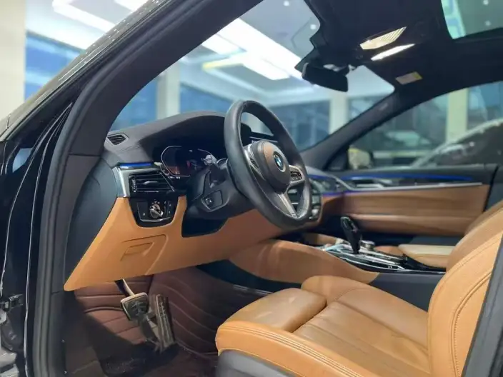 BMW 6 Series GT 2021 Model 630i M Sports Set – фото 8
