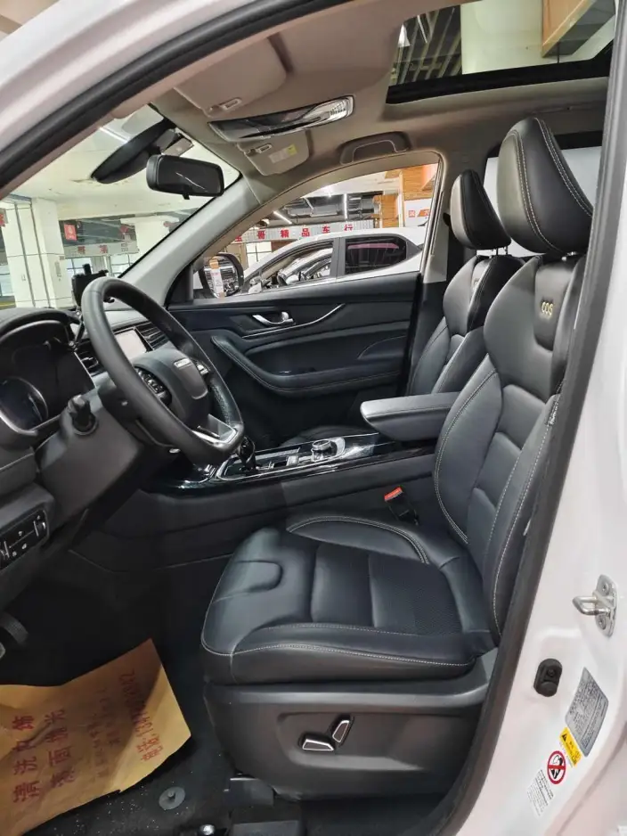 Changan Auchan Cos 2020 Model GT 2.0T Automatic Fashion Model 6 seat – фото 9