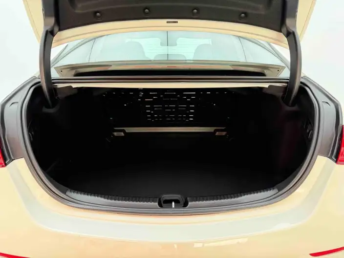Mercedes-Benz C-Class 2022 Model C 200 L Sports Edition – фото 27