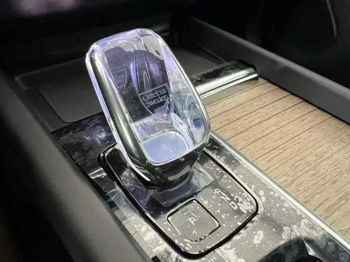 Volvo XC60 2026 Model B5 4WD Smart Range Deluxe Edition – фото 15