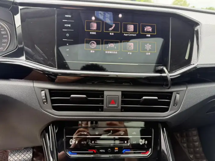 Volkswagen Tayron 2021 Model 330TSI 2WD Luxury Zhilian Edition – фото 6