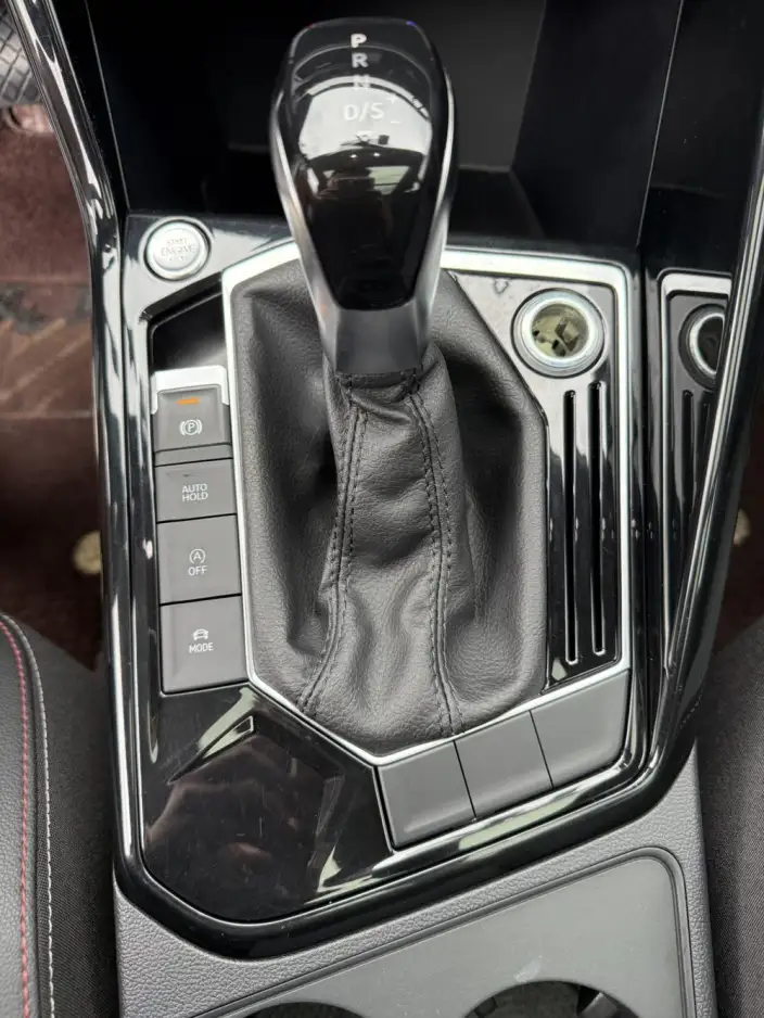 Volkswagen Tayron 2021 Model 330TSI 2WD Luxury Zhilian Edition – фото 8
