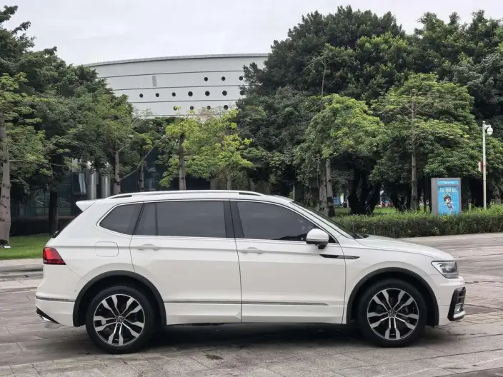 Volkswagen Tiguan L 2021 Model 330TSI Automatic 2WD R-Line Enjoy the version more – фото 7