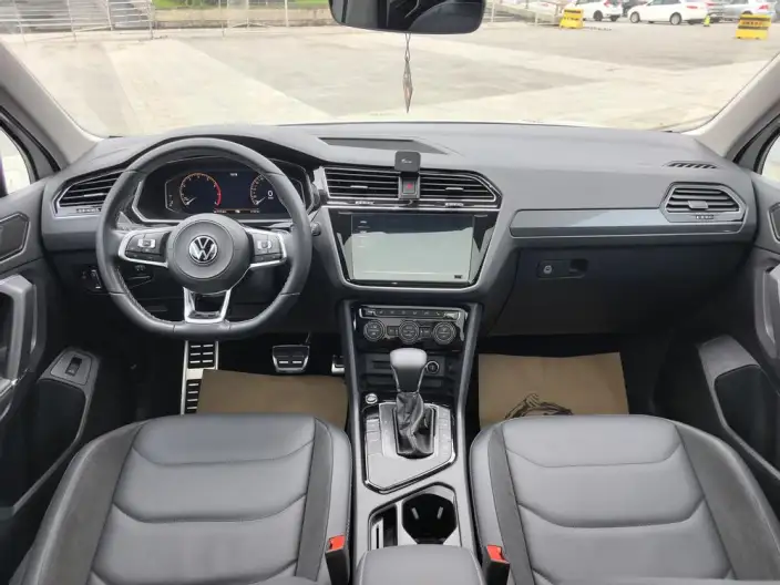 Volkswagen Tiguan L 2021 Model 330TSI Automatic 2WD R-Line Enjoy the version more – фото 10