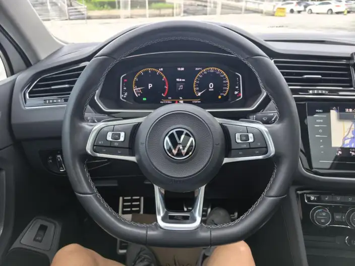 Volkswagen Tiguan L 2021 Model 330TSI Automatic 2WD R-Line Enjoy the version more – фото 12