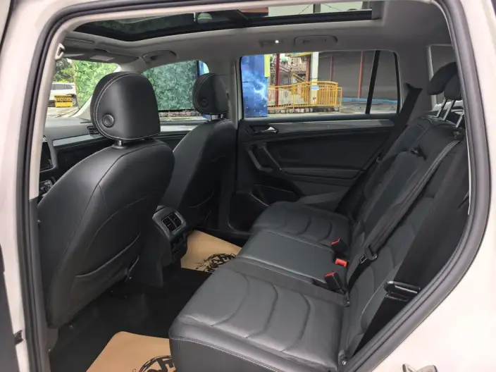 Volkswagen Tiguan L 2021 Model 330TSI Automatic 2WD R-Line Enjoy the version more – фото 16