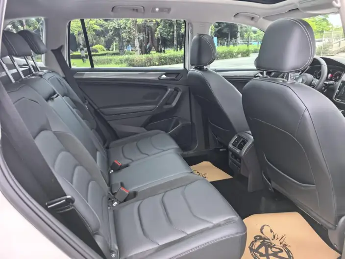 Volkswagen Tiguan L 2021 Model 330TSI Automatic 2WD R-Line Enjoy the version more – фото 17