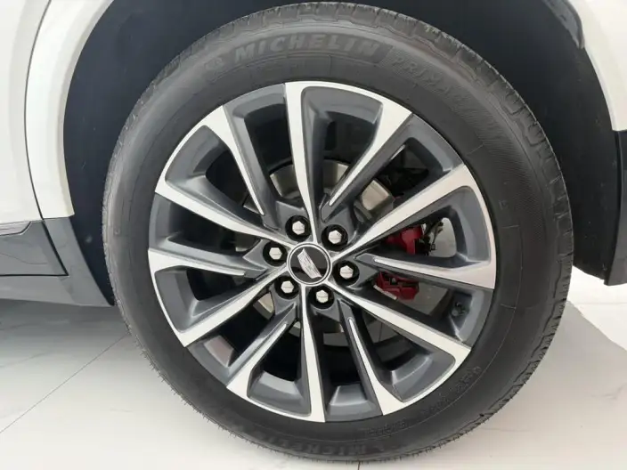 Cadillac XT5 2025 Model 28T 4WD Noble Model – фото 7