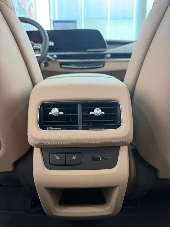 Cadillac XT5 2025 Model 28T 4WD Noble Model – фото 12