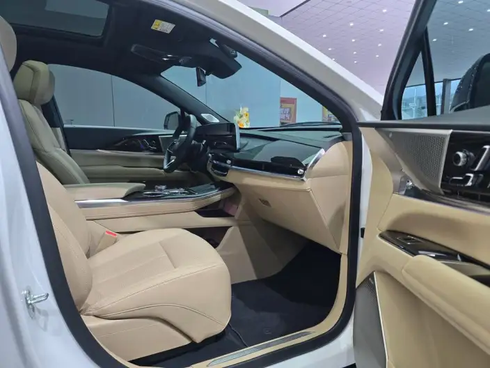 Cadillac XT5 2025 Model 28T 4WD Noble Model – фото 19