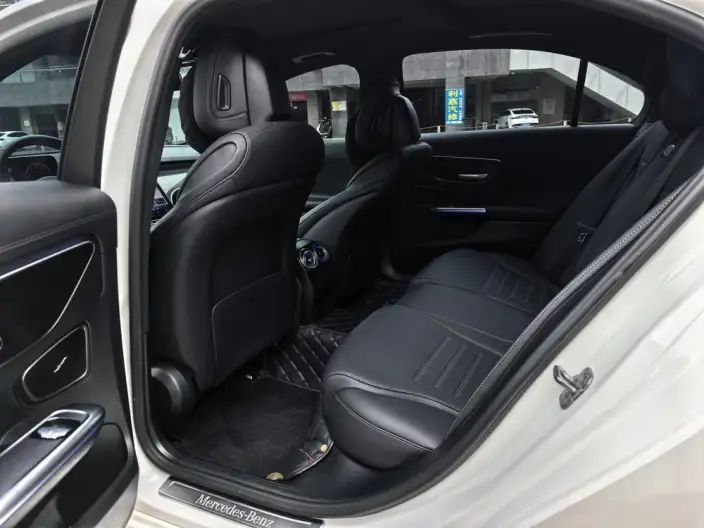 Mercedes-Benz C-Class 2024 Model C 260 L Sports Edition – фото 20