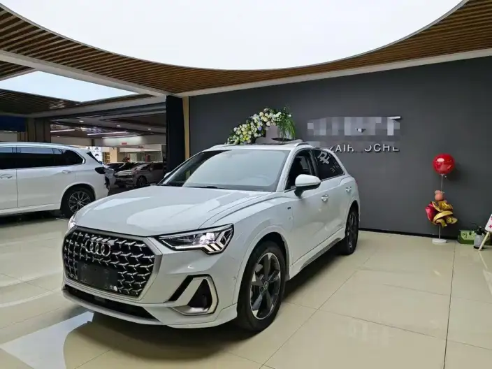 AUDI Q3 2024 Model 35 TFSI Fashion Dynamic Model – фото 1