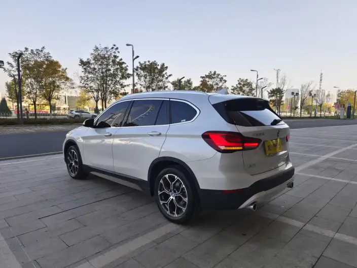 BMW X1 2021 Model sDrive25Li Leading Model – фото 4