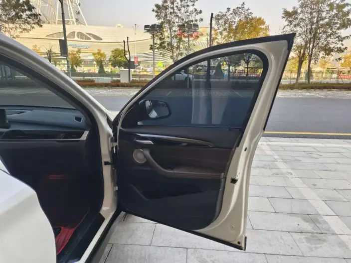 BMW X1 2021 Model sDrive25Li Leading Model – фото 18