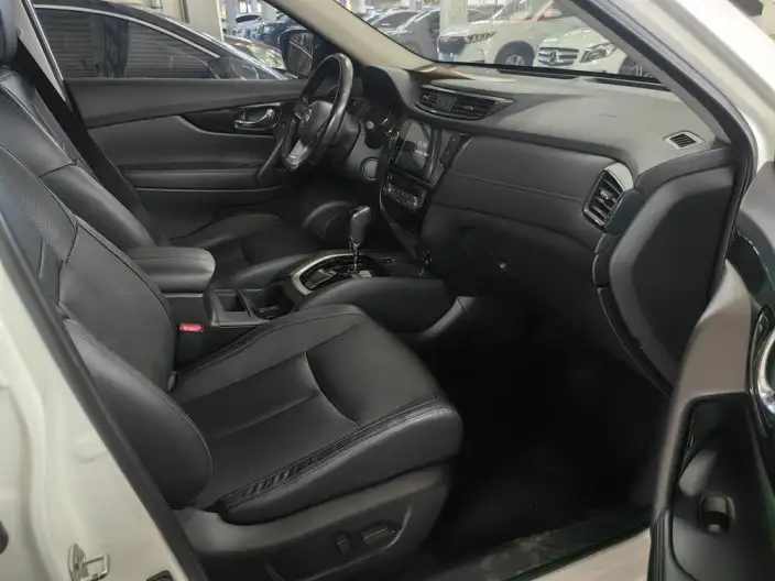 Nissan X-Trail 2020 Model 2.0L CVT Smart Connect Exclusive Edition 2WD – фото 5