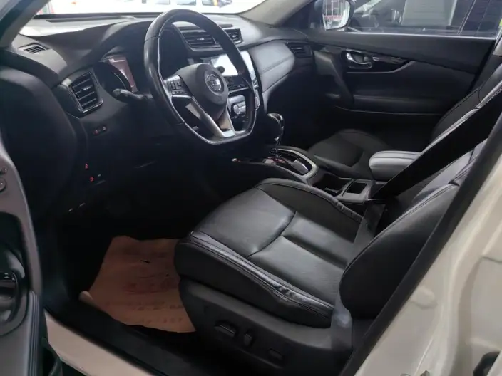 Nissan X-Trail 2020 Model 2.0L CVT Smart Connect Exclusive Edition 2WD – фото 9