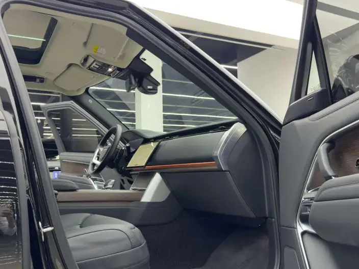 Range Rover 2024 Model 3.0 L6 400PS Shengshi Extended Edition – фото 8