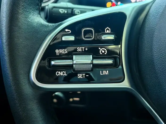 Mercedes-Benz GLA 2023 Model Facelift GLA 200 – фото 9