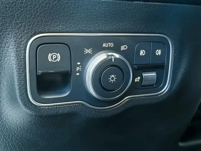 Mercedes-Benz GLA 2023 Model Facelift GLA 200 – фото 18