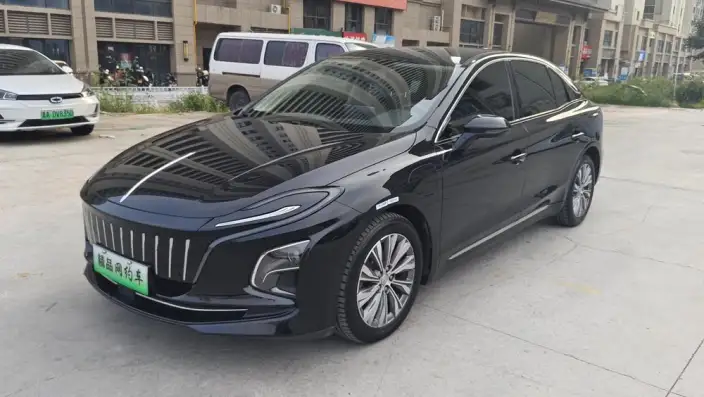 Hongqi E-QM5 2024 Model 500KM Travel Edition 100kW – фото 1