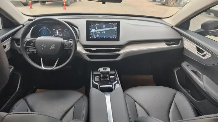 Hongqi E-QM5 2024 Model 500KM Travel Edition 100kW – фото 7