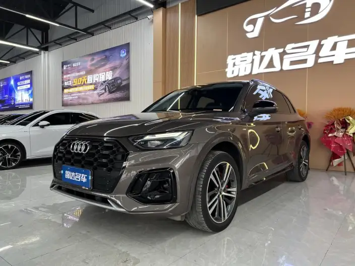 Audi Q5L 2022 Model 40T Luxury Dynamic Model – фото 1