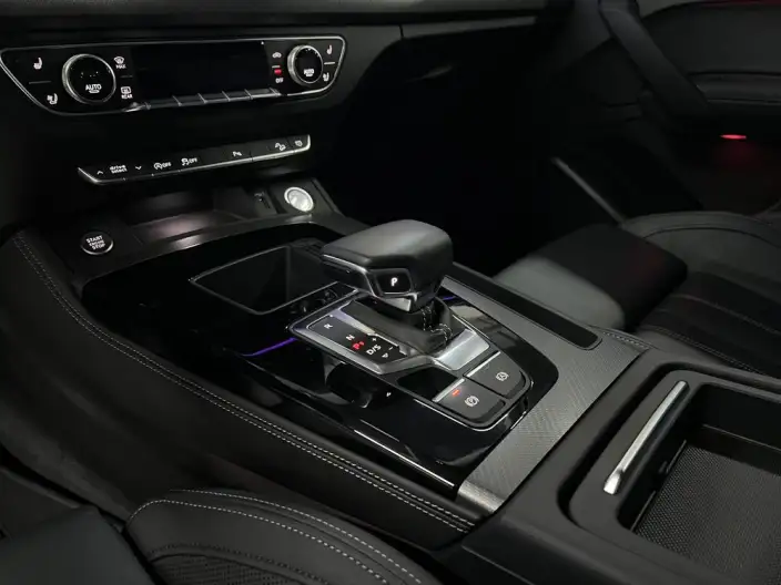Audi Q5L 2022 Model 40T Luxury Dynamic Model – фото 11