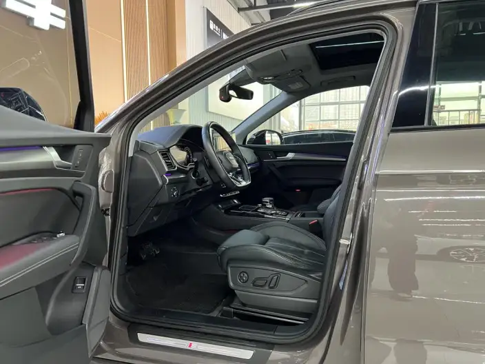 Audi Q5L 2022 Model 40T Luxury Dynamic Model – фото 13