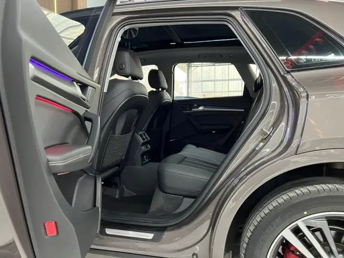 Audi Q5L 2022 Model 40T Luxury Dynamic Model – фото 14
