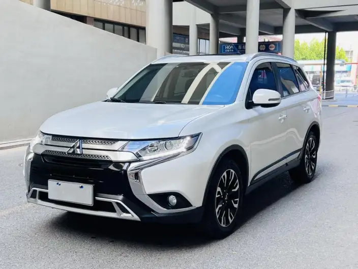 Mitsubishi Outlander 2020 Model 2.0L 2WD Changxiang Edition 5 seat – фото 1