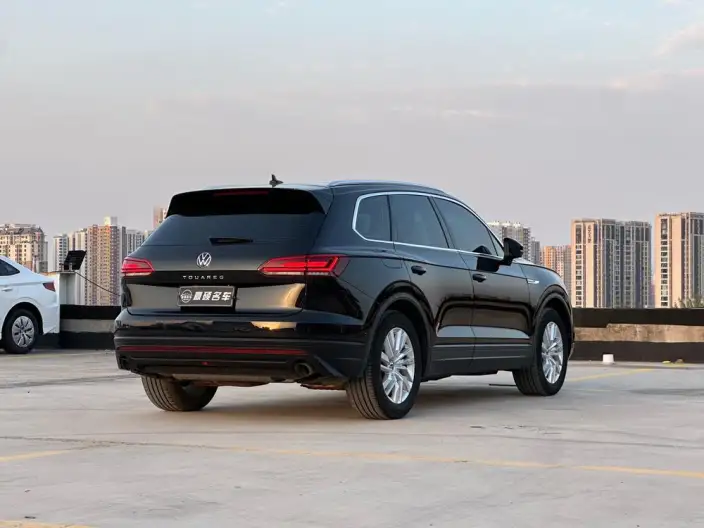 Volkswagen Touareg 2021 Model 2.0TSI Pilot Special Edition – фото 5