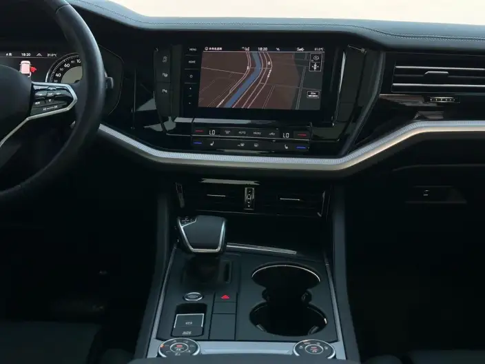 Volkswagen Touareg 2021 Model 2.0TSI Pilot Special Edition – фото 9