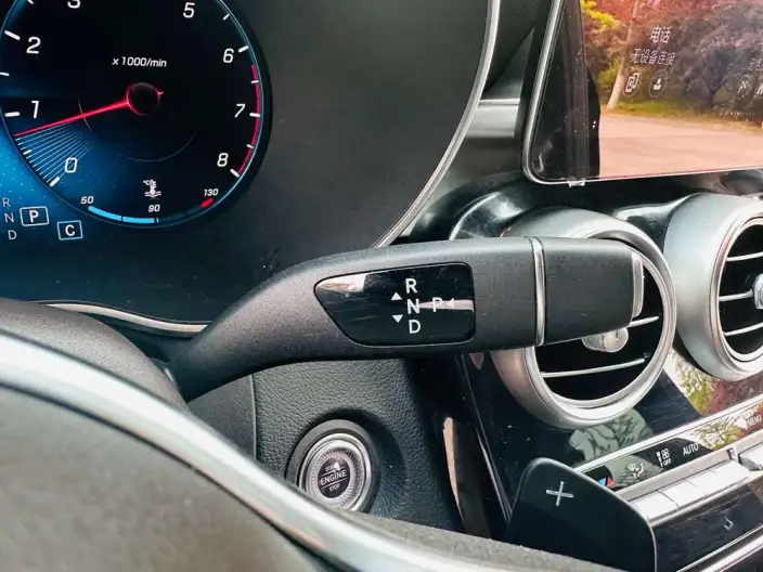 Mercedes-Benz GLC 2020 Model Facelift GLC 260 L 4MATIC Dynamic Model – фото 17