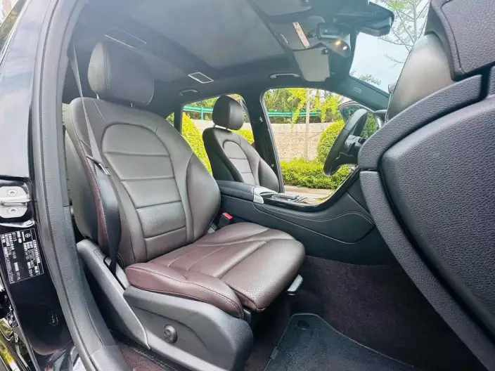 Mercedes-Benz GLC 2020 Model Facelift GLC 260 L 4MATIC Dynamic Model – фото 20