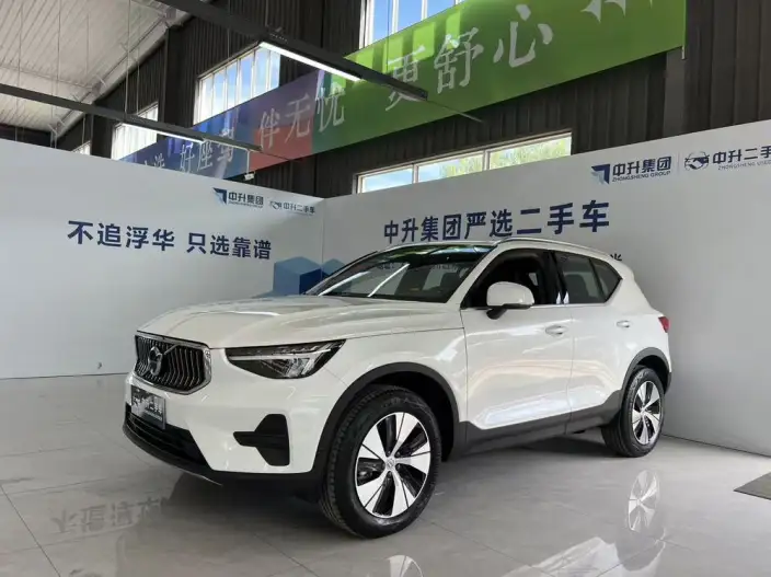 Volvo XC40 2026 Model B3 Smart Range Deluxe Edition – фото 1