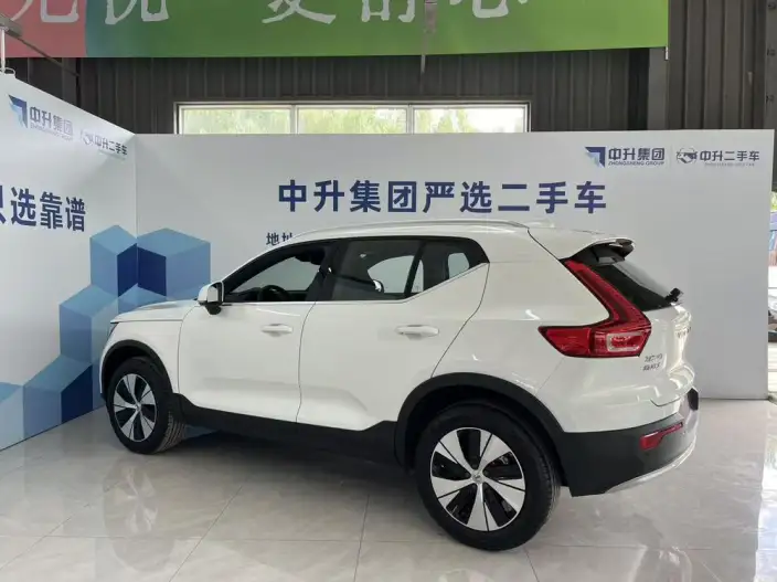 Volvo XC40 2026 Model B3 Smart Range Deluxe Edition – фото 3