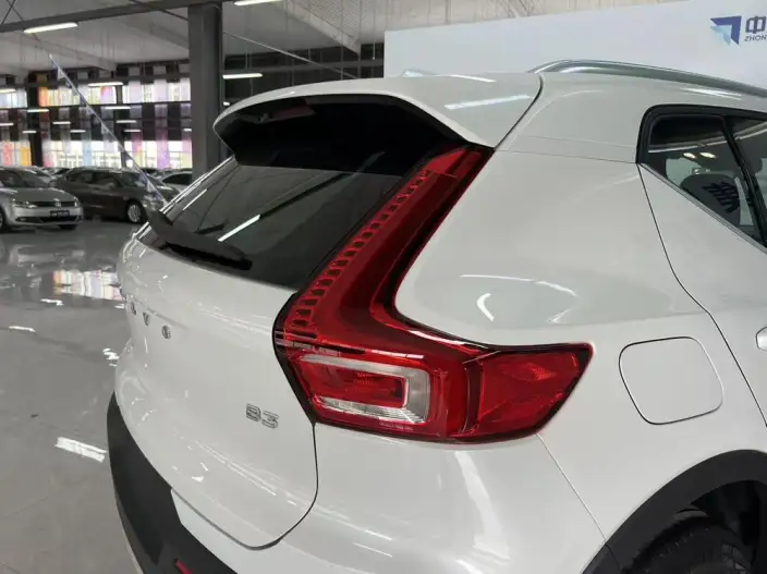 Volvo XC40 2026 Model B3 Smart Range Deluxe Edition – фото 8