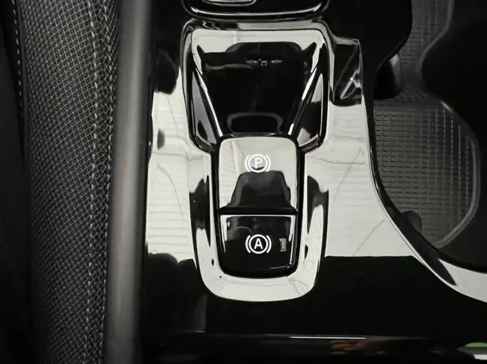 Volvo XC40 2026 Model B3 Smart Range Deluxe Edition – фото 12