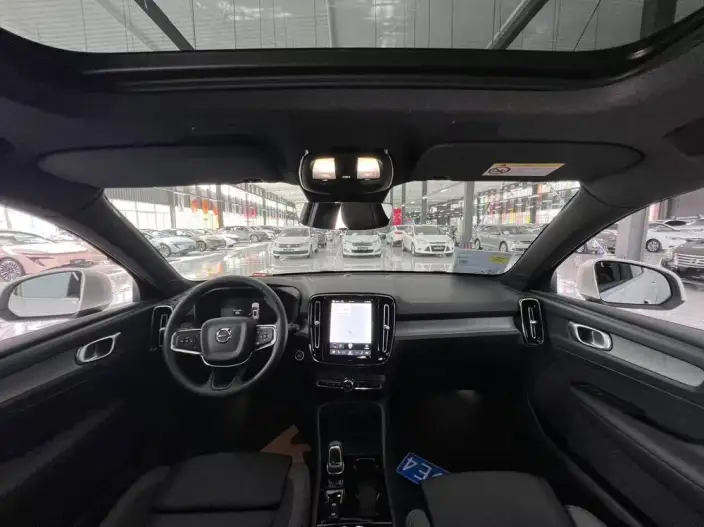 Volvo XC40 2026 Model B3 Smart Range Deluxe Edition – фото 13