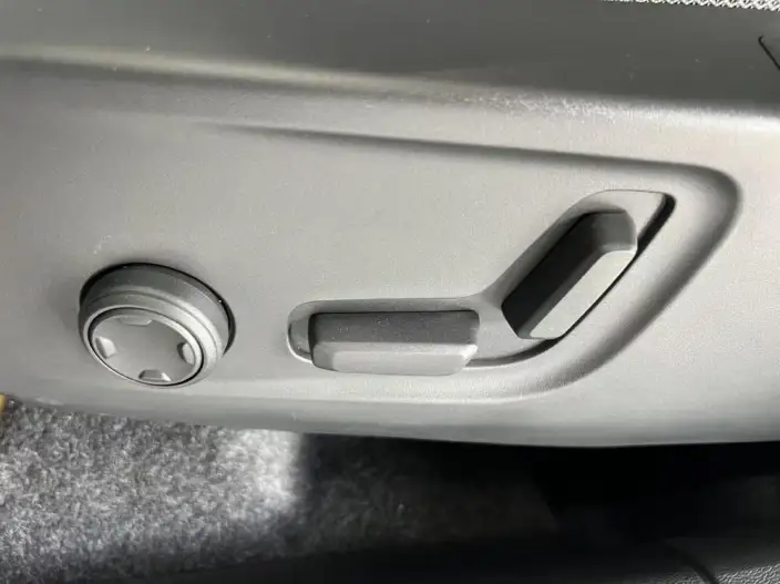 Volvo XC40 2026 Model B3 Smart Range Deluxe Edition – фото 20