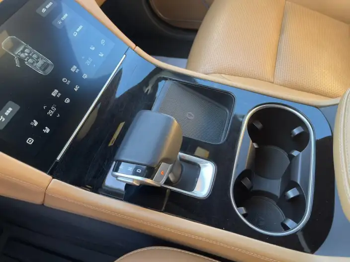 Li Auto ONE 2021 Model Extended Range 6 seat Edition – фото 11