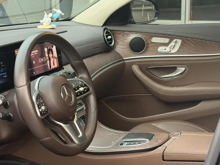 Mercedes-Benz E-Class 2020 Model E 300 L Fashion Model – фото 7