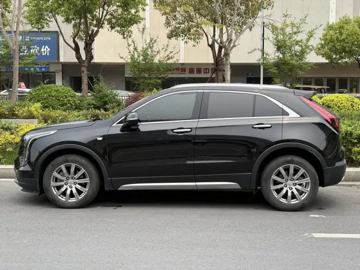 Cadillac XT4 2022 Model 28T 2WD Fashion Model – фото 3